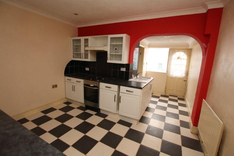 Kitchen photo 1