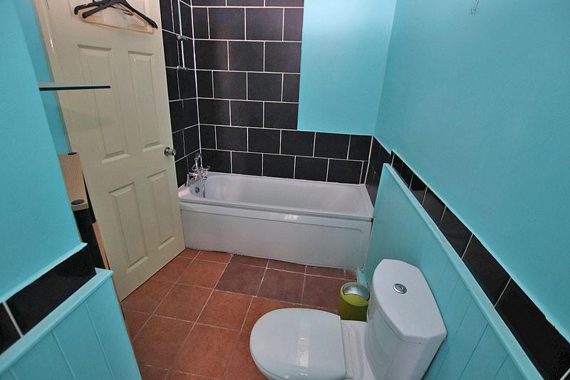 Bathroom photo 2