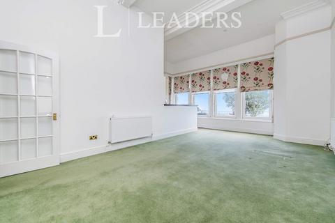 2 bedroom flat to rent, Vista Road, Clacton-on-Sea, CO15