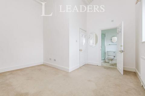 2 bedroom flat to rent, Vista Road, Clacton-on-Sea, CO15