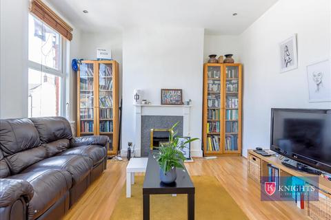 2 bedroom maisonette for sale, Lichfield Road, London, N9