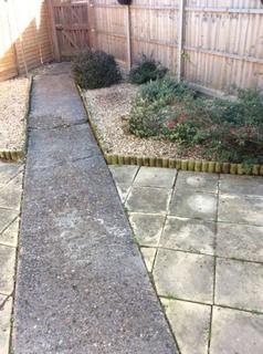 3 bedroom house to rent, Cam Close - Corby