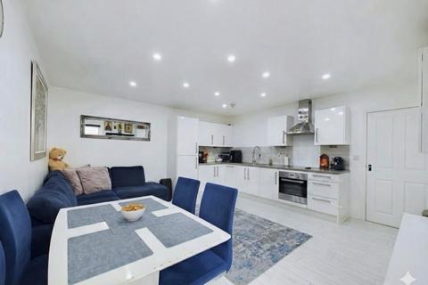 2 bedroom flat for sale, Gemini Park, Manor way, Borehamwood, WD6