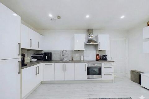 2 bedroom flat for sale, Gemini Park, Manor way, Borehamwood, WD6