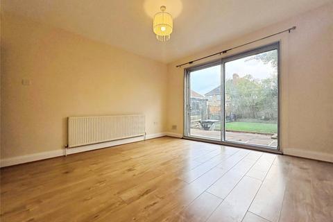 3 bedroom semi-detached house to rent - Wellington Avenue, Hounslow, TW3