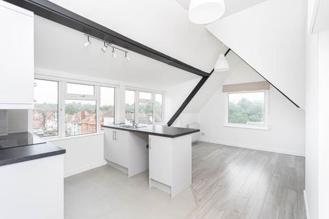 2 bedroom flat to rent, Earle Road, Bournemouth, Dorset