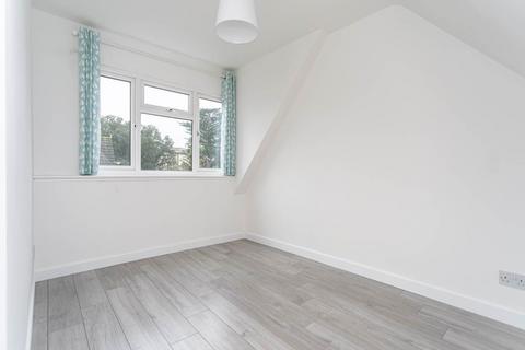 2 bedroom flat to rent, Earle Road, Bournemouth, Dorset