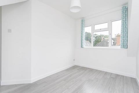 2 bedroom flat to rent, Earle Road, Bournemouth, Dorset