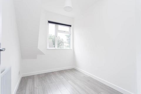 2 bedroom flat to rent, Earle Road, Bournemouth, Dorset