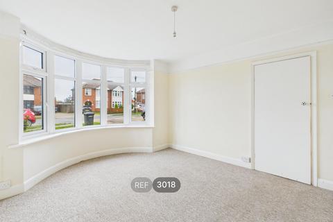 3 bedroom property to rent, Lancing Avenue, Ipswich, IP4 4DG