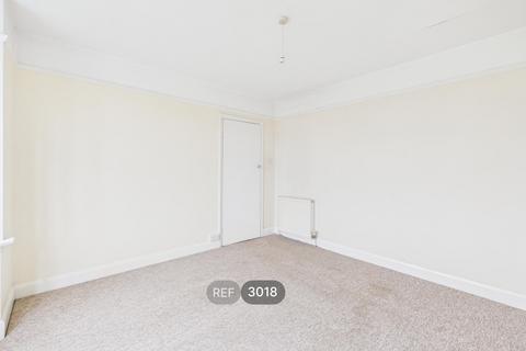 3 bedroom property to rent, Lancing Avenue, Ipswich, IP4 4DG