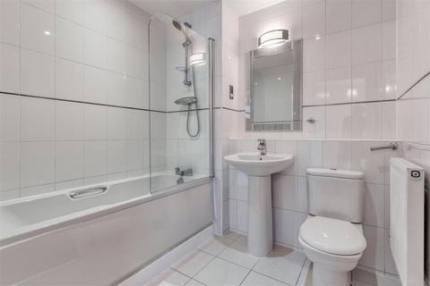 1 bedroom flat to rent, London SE28