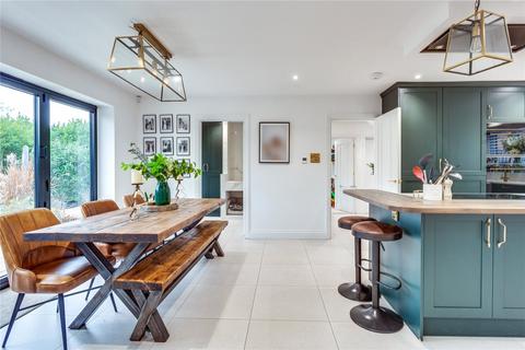 4 bedroom detached house to rent, Greys Road, Oxfordshire RG9