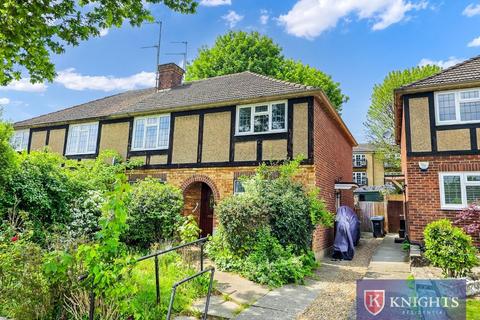 2 bedroom maisonette for sale, Monks Close, Enfield, EN2