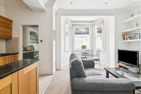 3 bedroom flat to rent, Farnell Mews , ,
