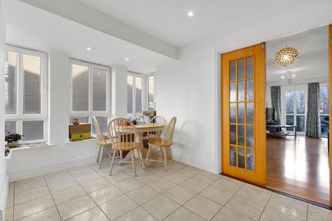 2 bedroom flat to rent, Northey Street, London, E14