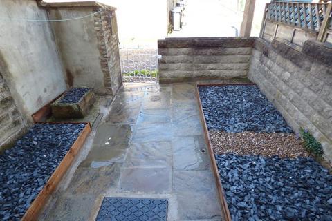 2 bedroom terraced house to rent, Norman Street, Bingley