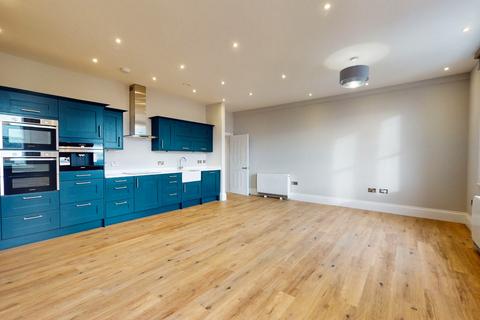 3 bedroom apartment to rent, Worcester Road, Malvern, Worcestershire, WR14 4RB