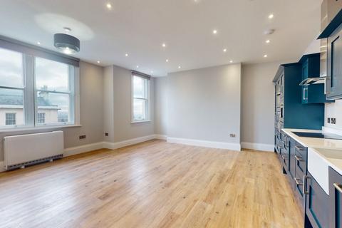 3 bedroom apartment to rent, Worcester Road, Malvern, Worcestershire, WR14 4RB