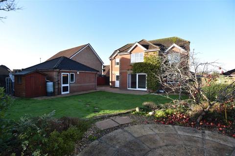 4 bedroom detached house for sale, Swallowfields, Gillingham