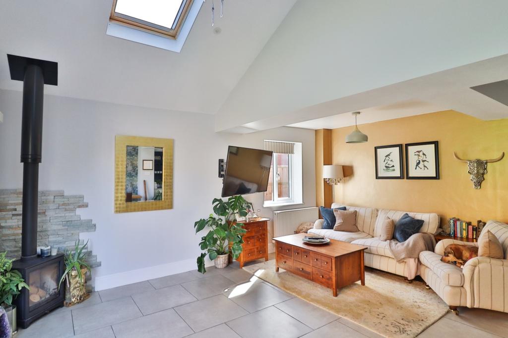 Large Seating area  Triple aspect room