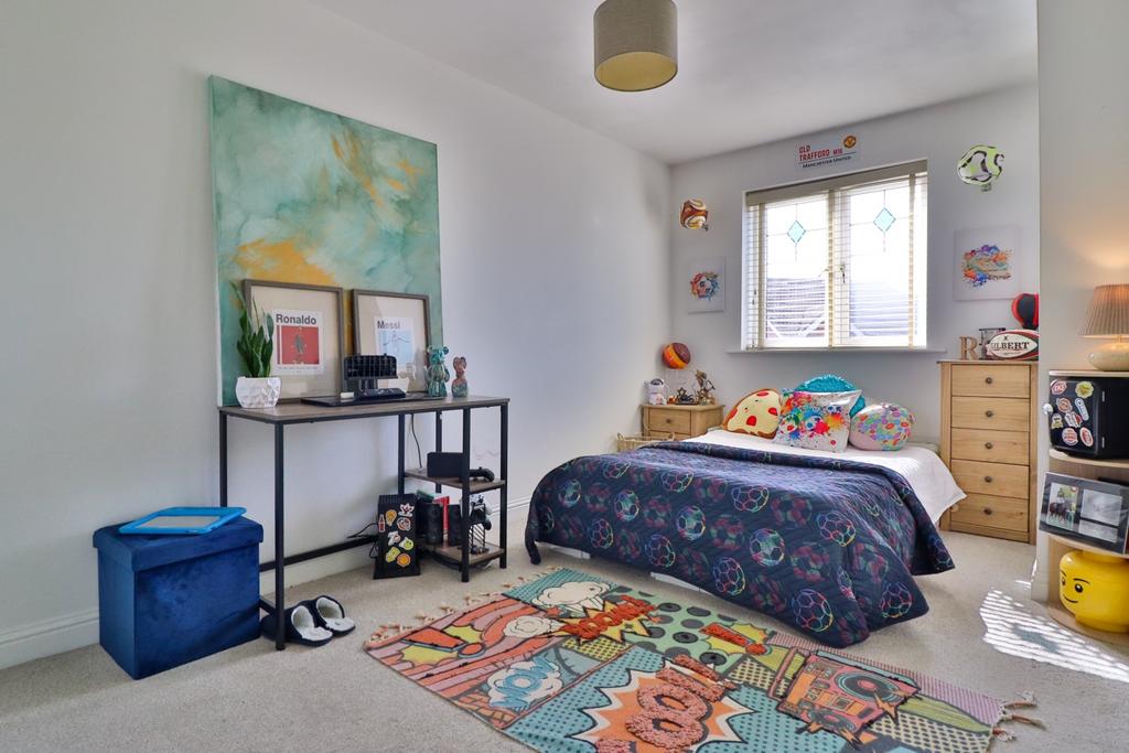 Large Double to front of house