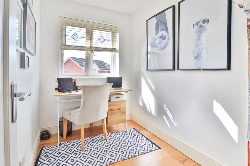 Single to front of house