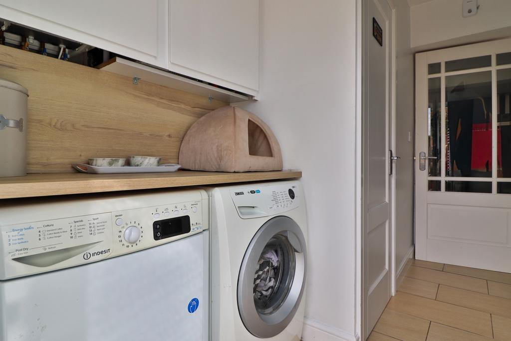 Substantial Utility with Garden Access and WC