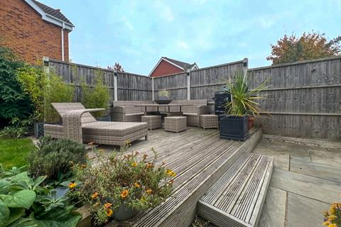 4 bedroom semi-detached house for sale, Dunkirk Drive, Norton, WR5 2SG