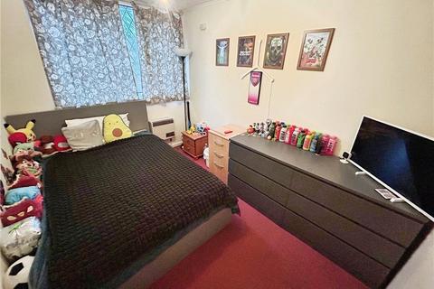 3 bedroom apartment to rent, Broadwater Road, Romsey, Hampshire