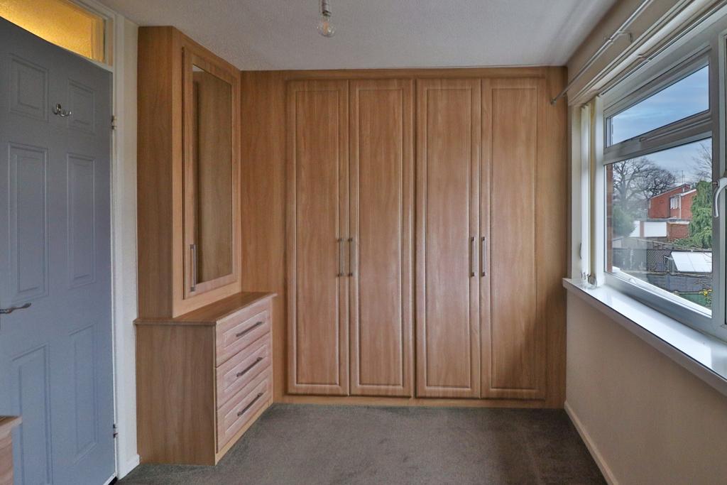 Fitted robes to bedroom 1