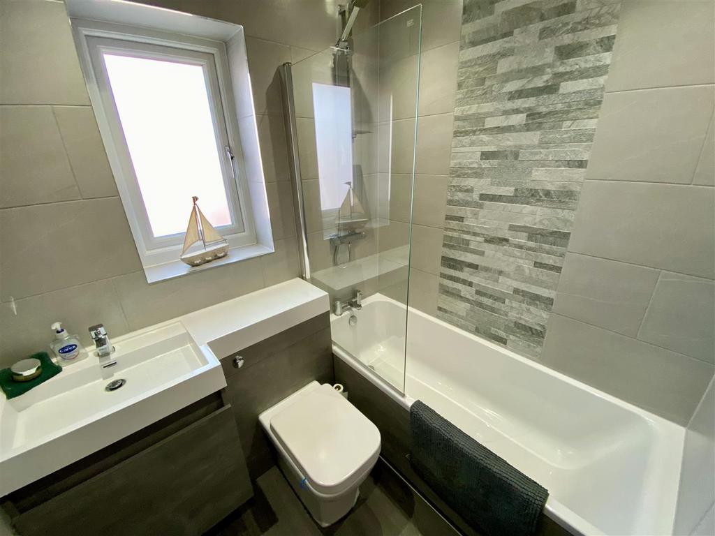Bramleys Estate Agents - Maizebrook - Mirfield (3)