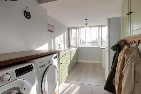 3 bedroom end of terrace house for sale, FARRIER WAY, FAREHAM