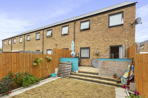 3 bedroom terraced house to rent, Sherbourne Close, Dartford DA1