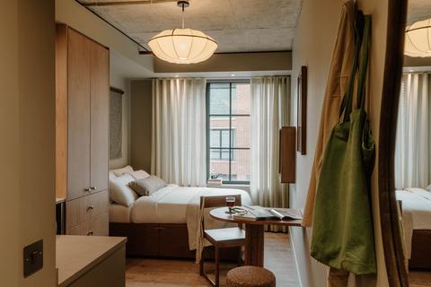 Studio to rent, Woodfield Road