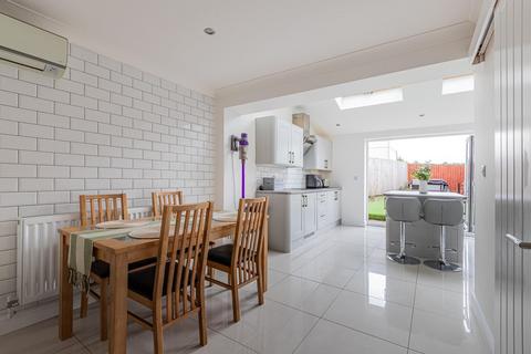 undefined, Heol Ysgubor, Caerphilly CF83