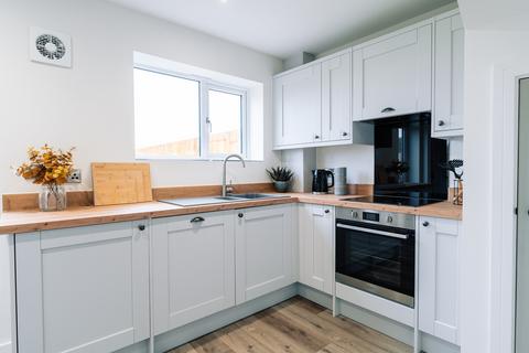 2 bedroom semi-detached house to rent, Bluebell Road, Quadring, PE11