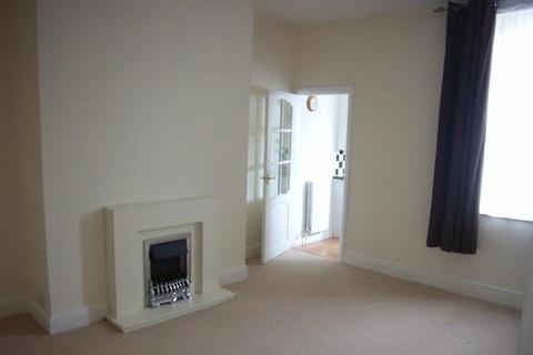 3 bedroom flat to rent, Canterbury Street, South Shields
