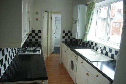 3 bedroom flat to rent, Canterbury Street, South Shields