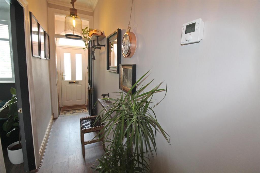 Entrance Hallway1.jpg