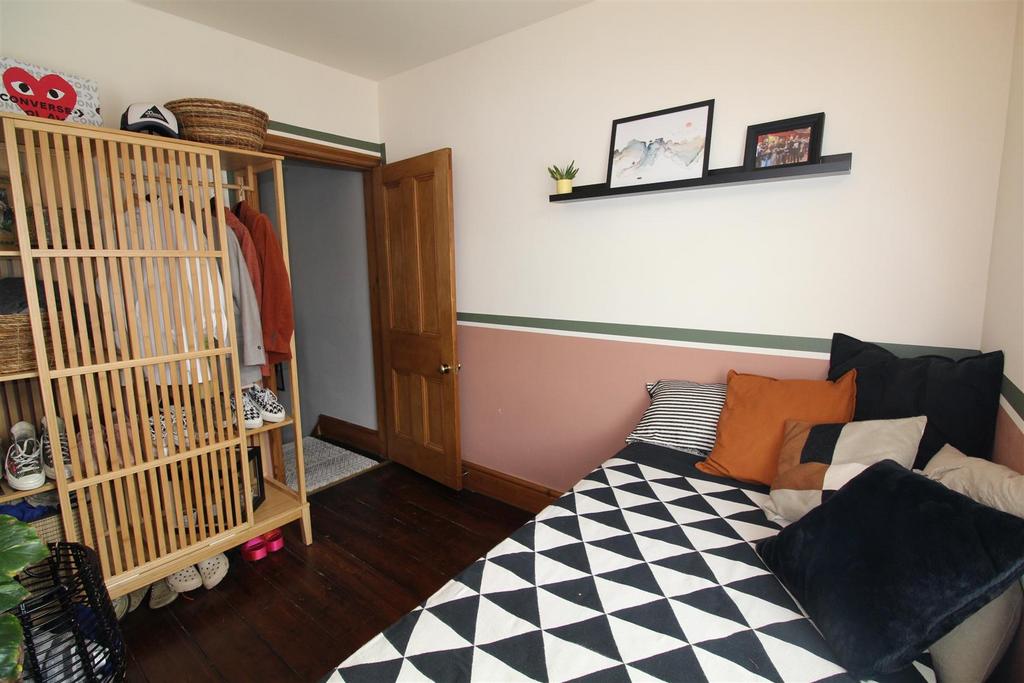 Bedroom 3 2.JPG