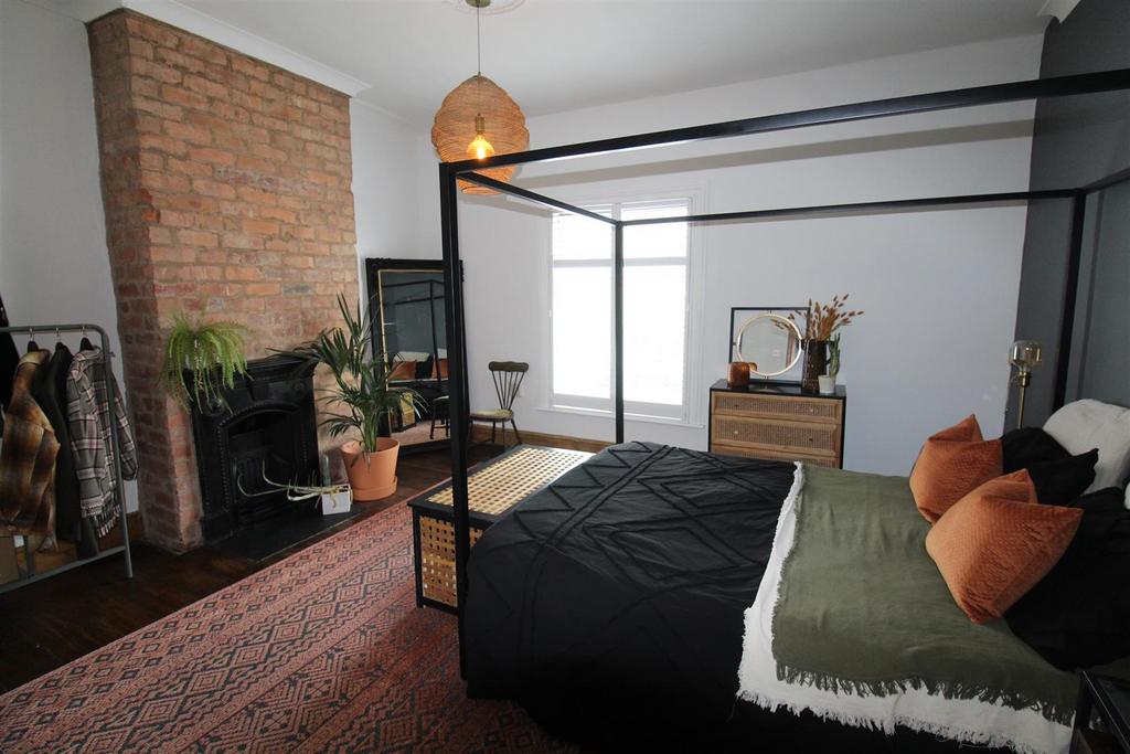 Main bedroom.JPG