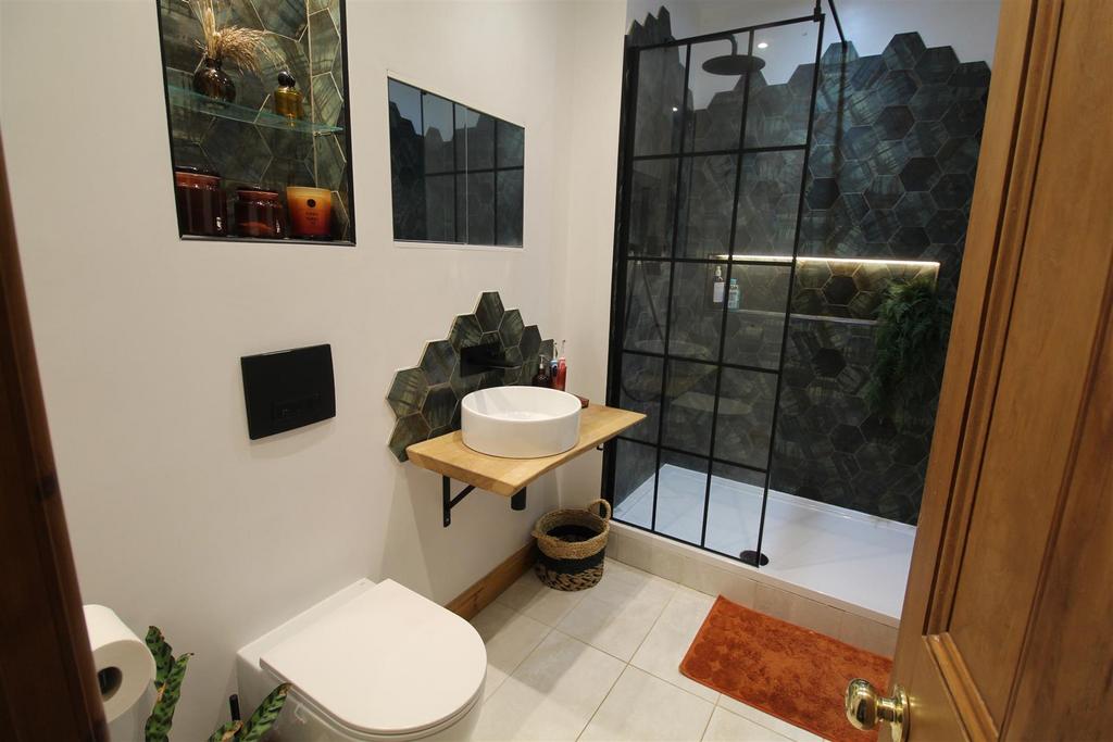 Shower room.JPG