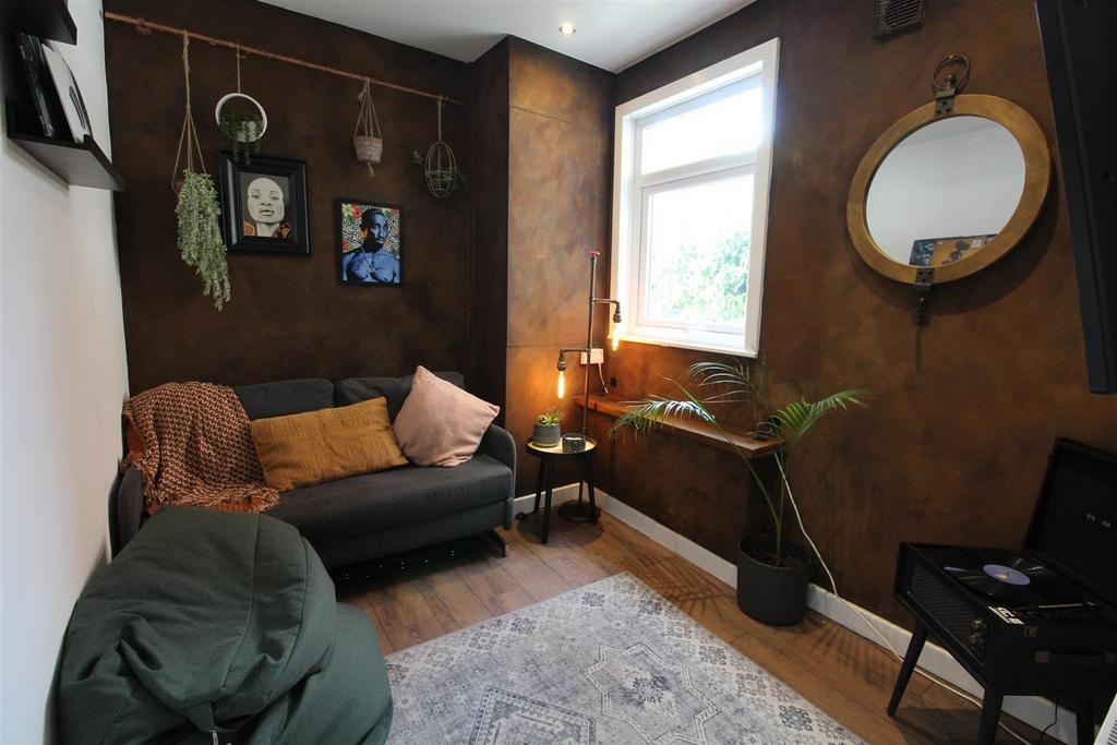 Bedroom 4.JPG
