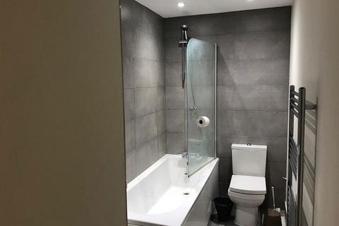 2 bedroom flat to rent, The Broadway, Haywards Heath, RH16 3RH