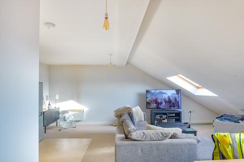2 bedroom flat for sale, Kenyon Lane, Manchester M40