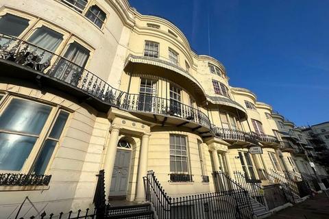 Apartment to rent, Regency Square, Brighton BN1 2FG