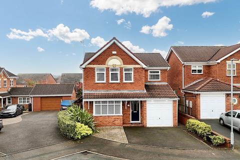 4 bedroom detached house for sale, Vine Close, Hixon, ST18