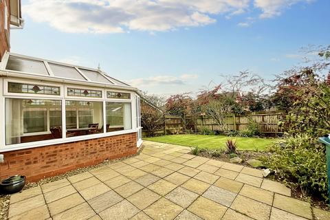 4 bedroom detached house for sale, Vine Close, Hixon, ST18
