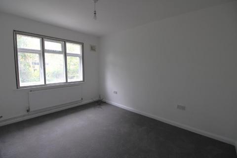 2 bedroom maisonette to rent, Harlington UB3